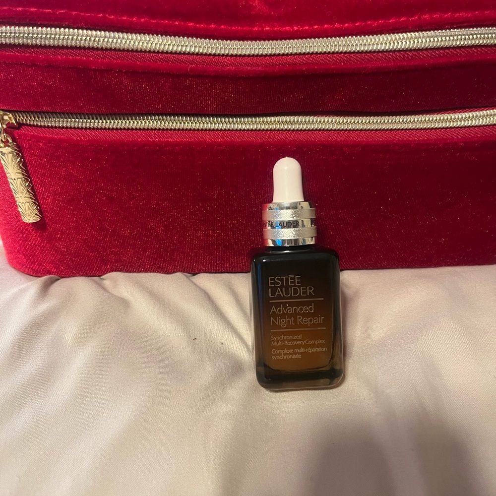 Estee Lauder Advanced Night Repair Serum - Black and Silver